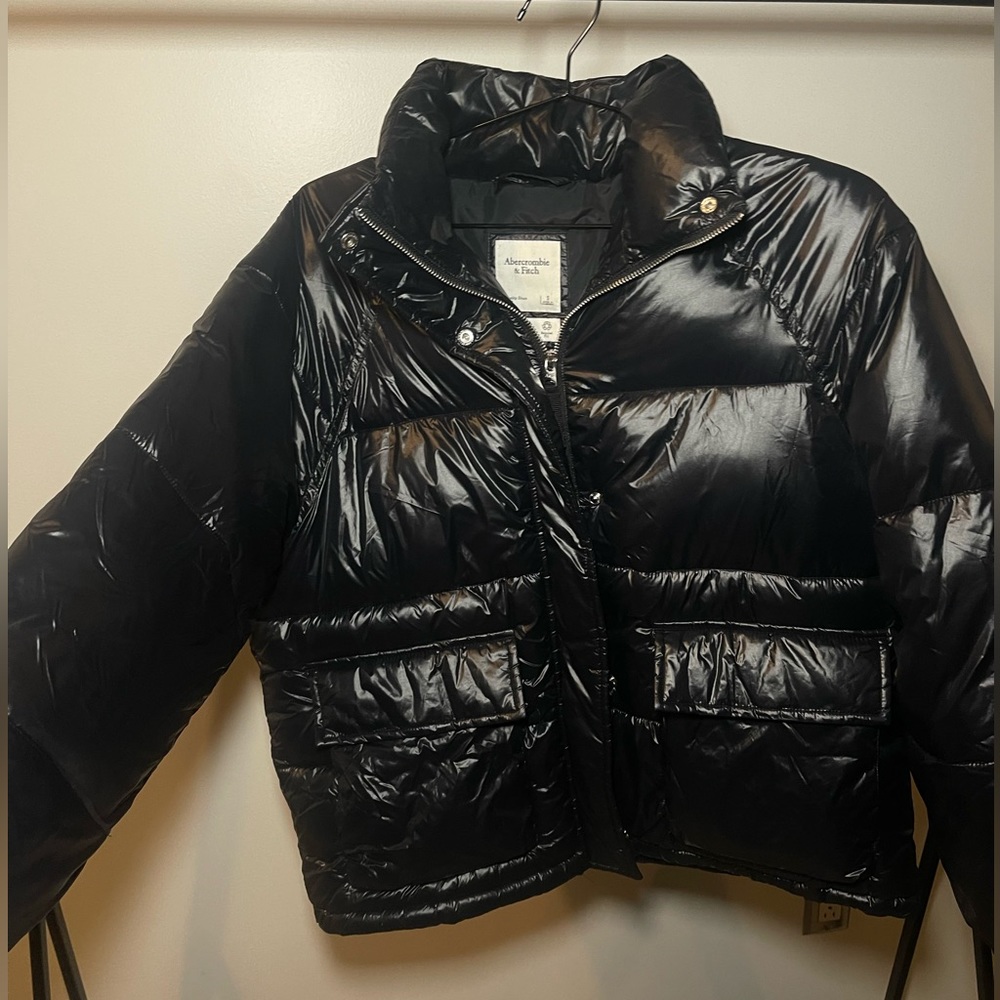 Black Abercrombie & Fitch Puffer Jacket — Size Small — ONLY worn once! 🖤